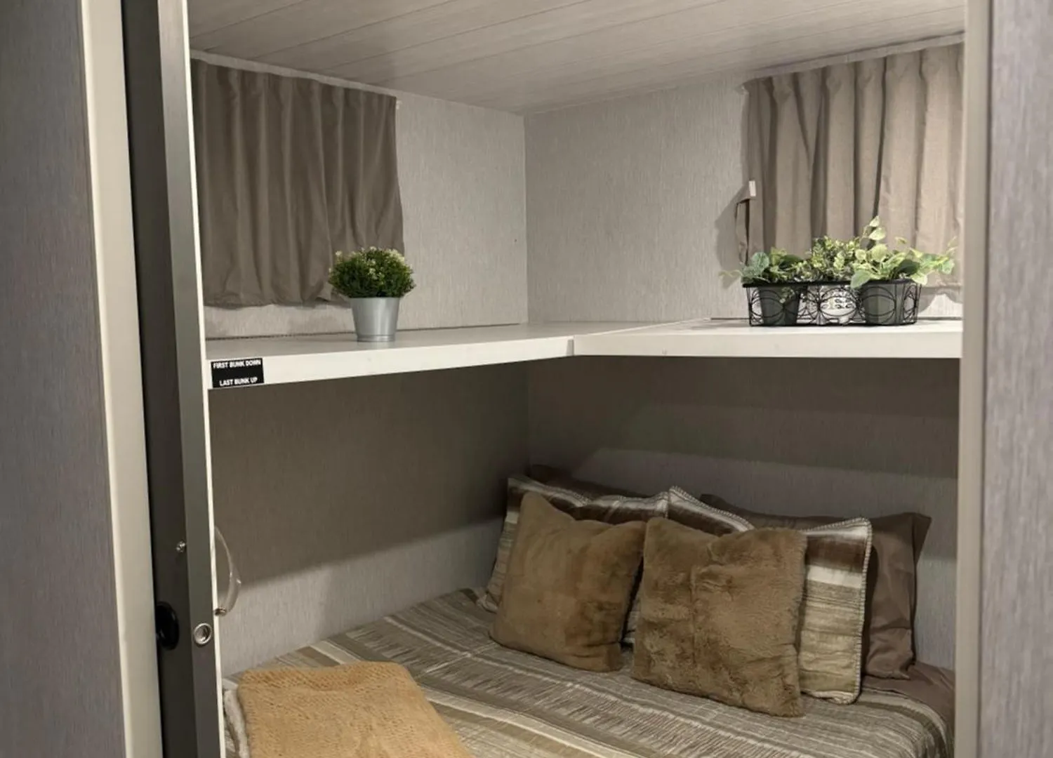 Campsite Cozy Stationary Rv Getaway Hotel Las Vegas